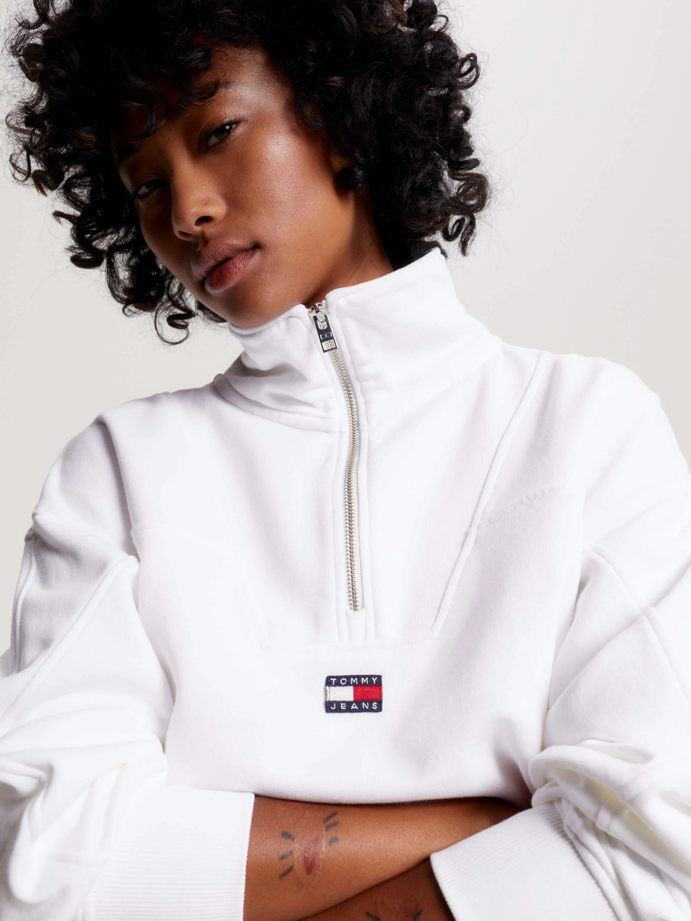 Boxy 1/4 Zip Badge Sweater | Sweatshirts & Hoodies | Tommy Jeans