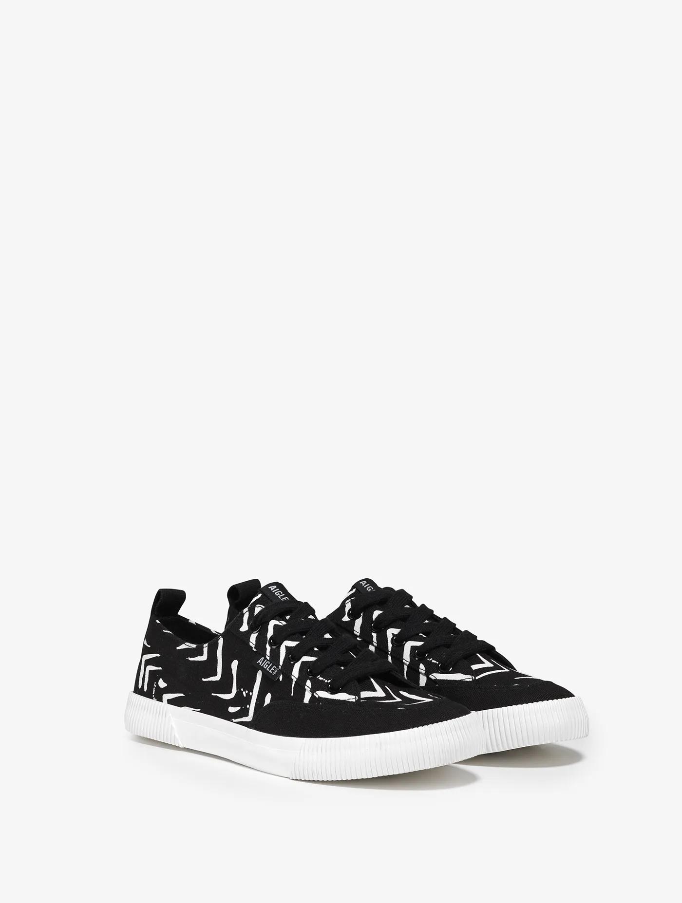 Canvas sneaker