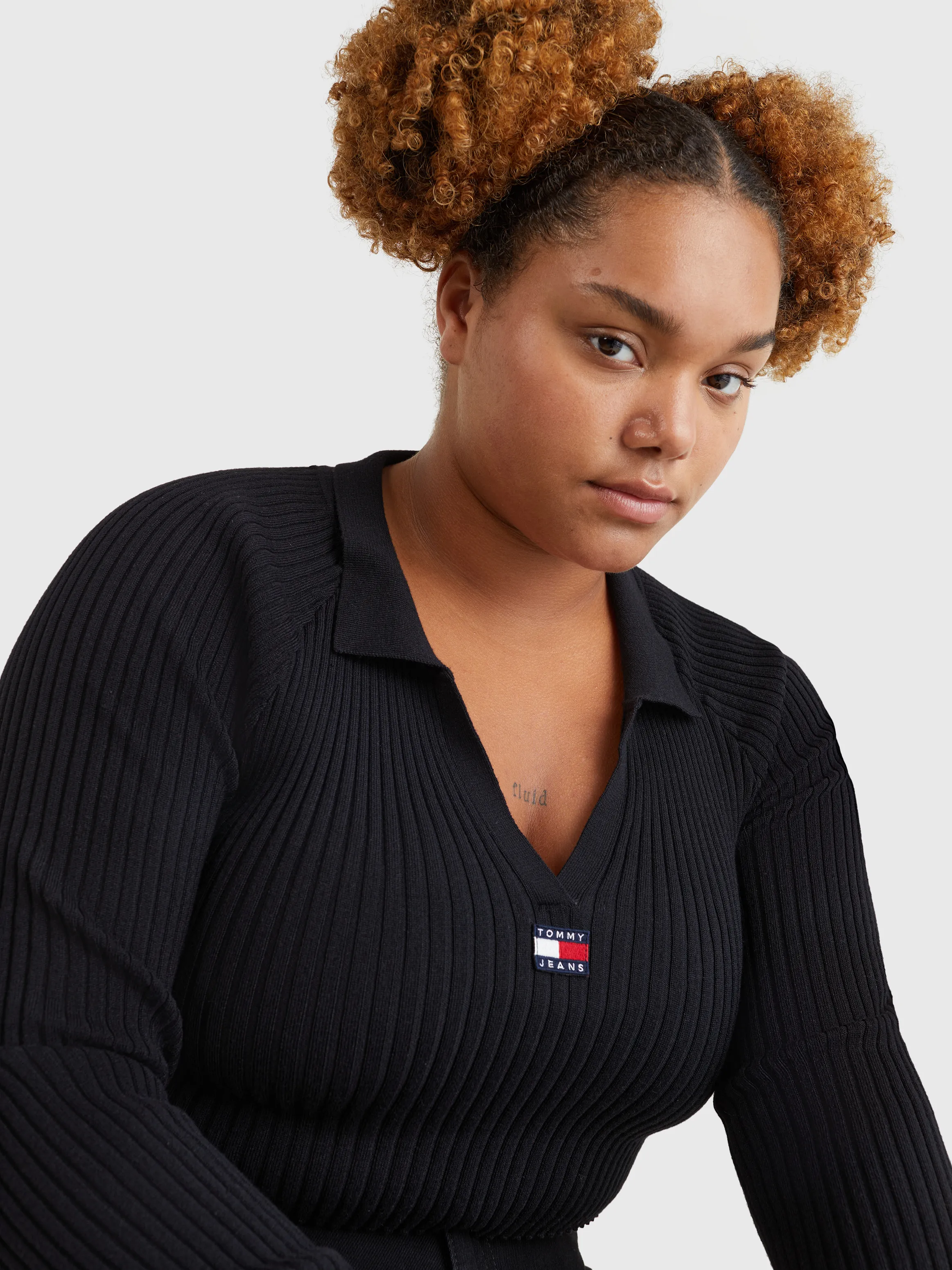 Curve Badge Rib-Knit Cropped Jumper | Sweatshirts & Hoodies | Tommy Jeans