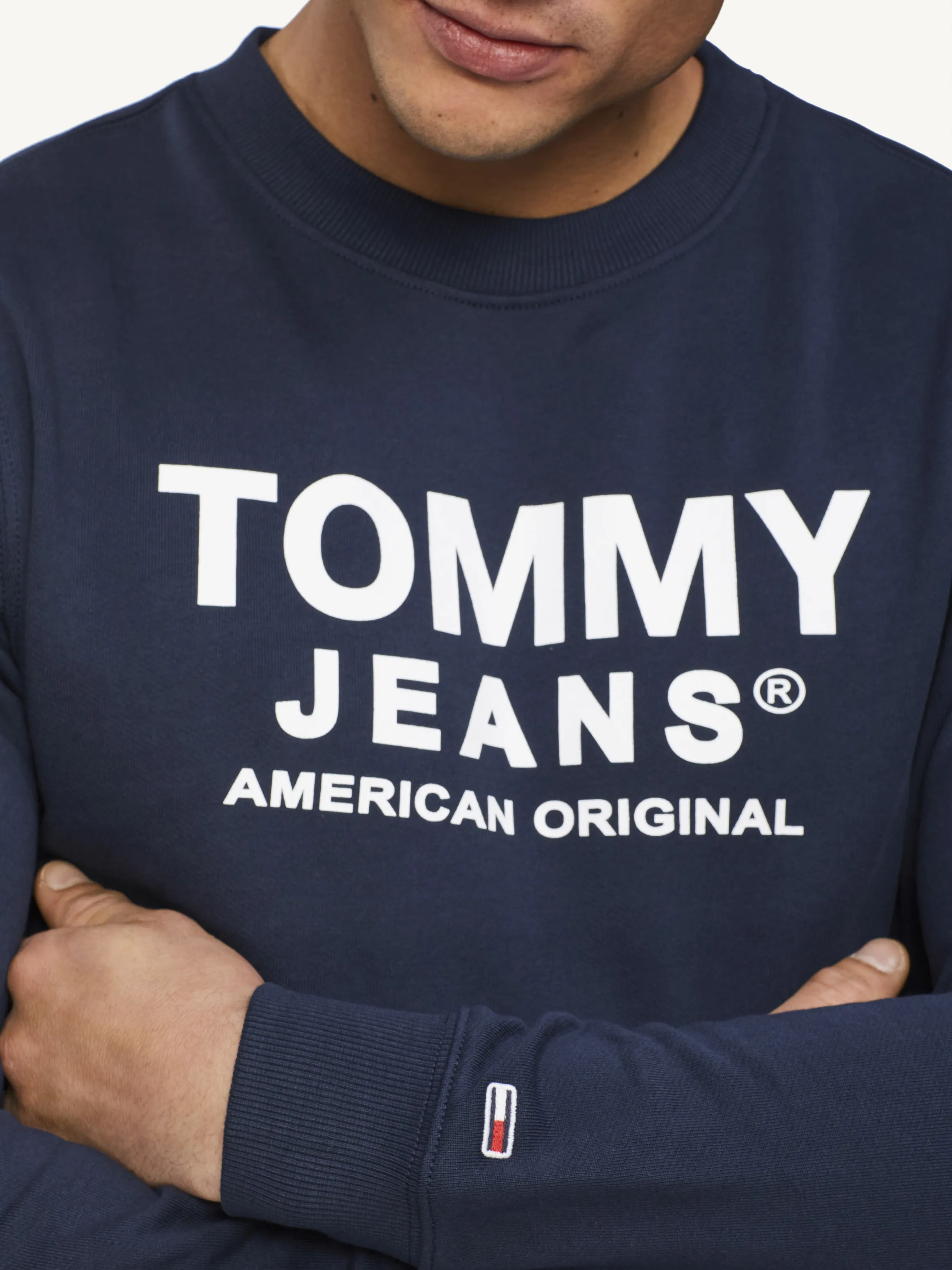 Essential Graphic Crew Sweatshirt | Sweatshirts & Hoodies | Tommy Hilfiger