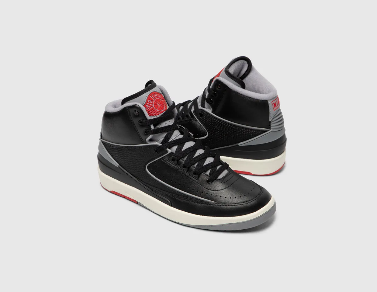 Jordan 2 Retro Black / Cement Grey - Fire Red