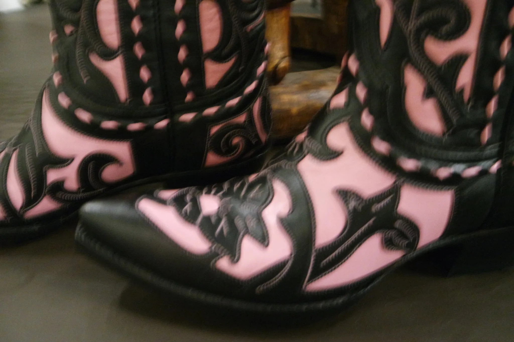 Old Gringo Black and Pink Jude Boot