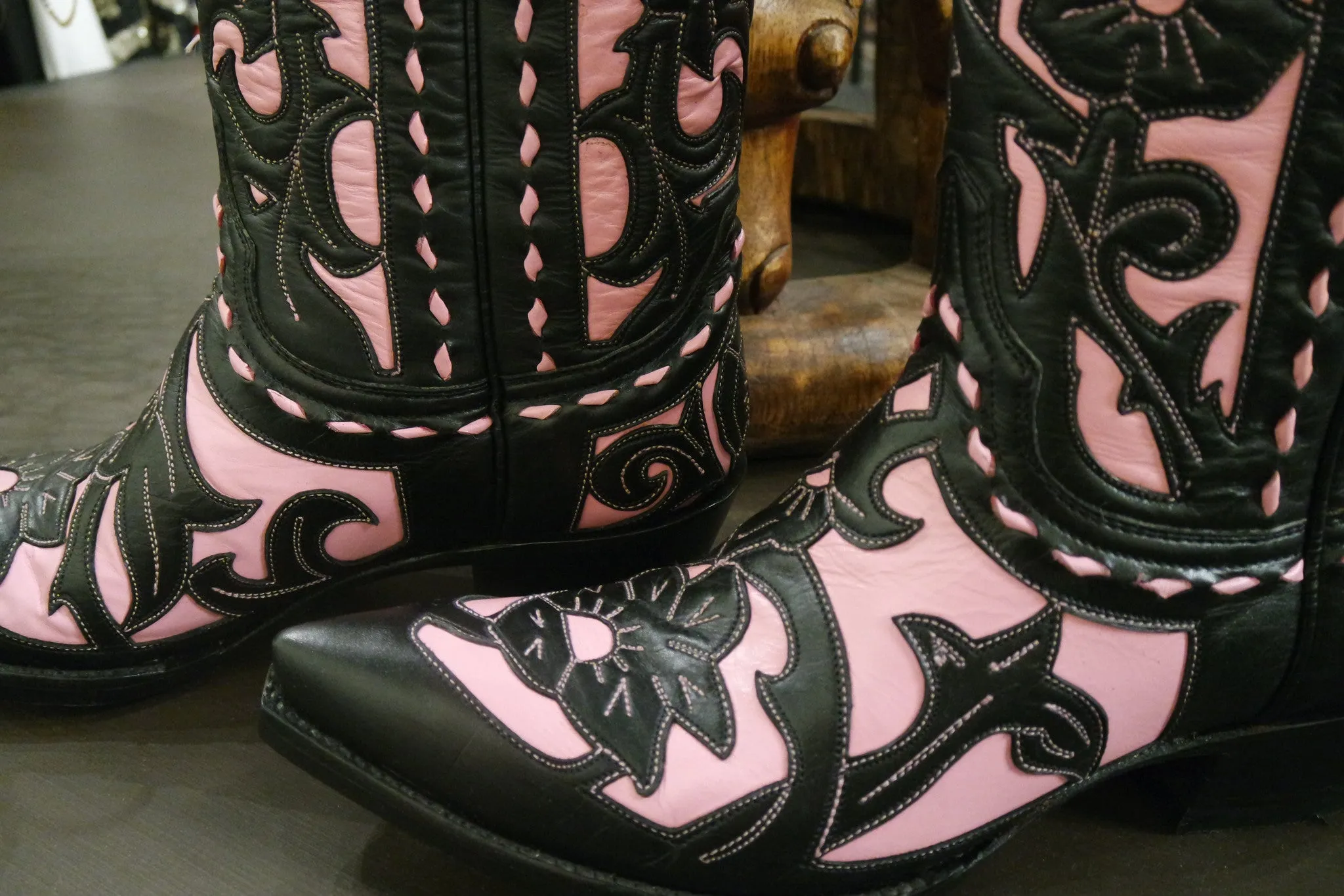 Old Gringo Black and Pink Jude Boot